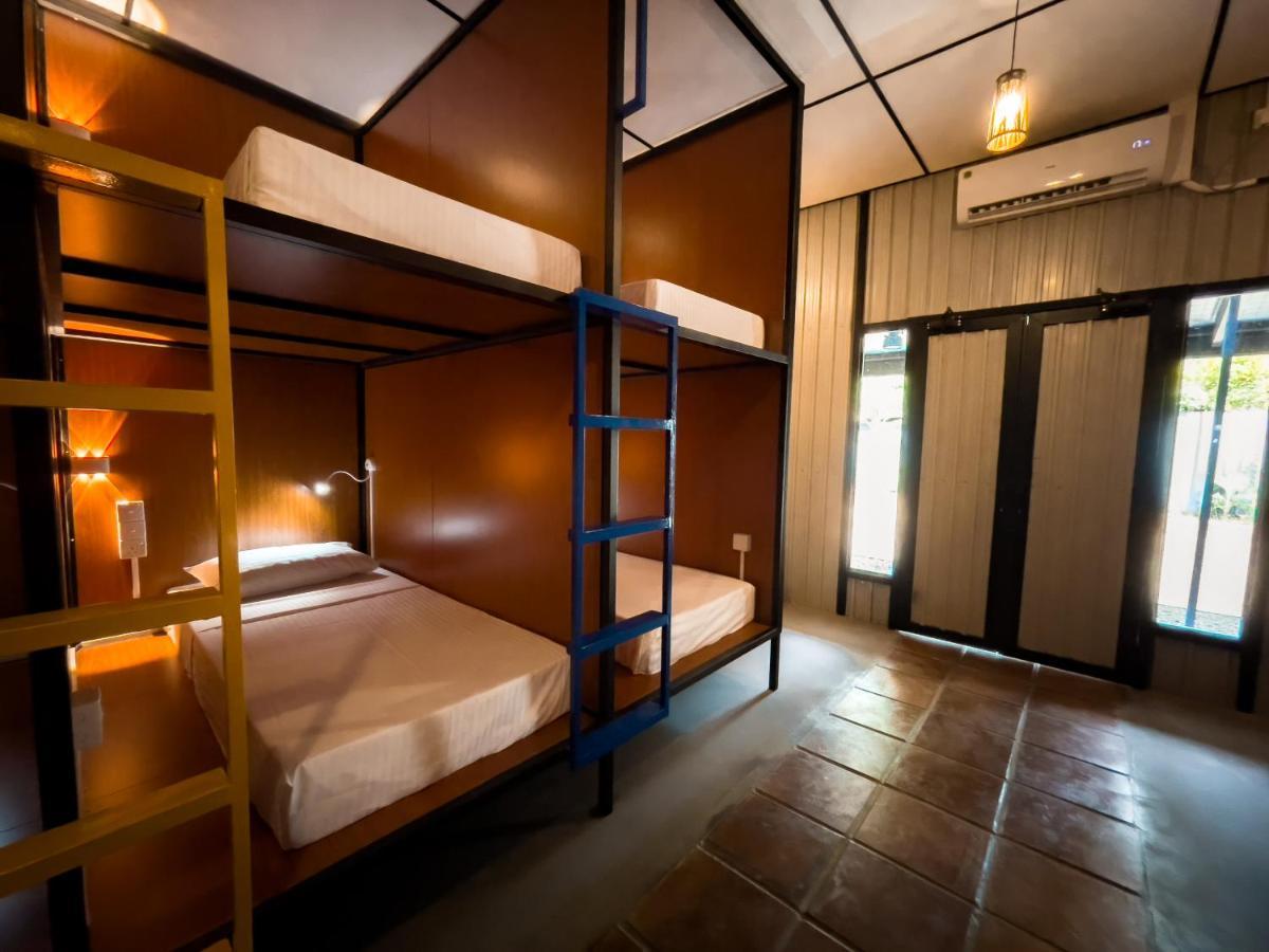 Lost & Found Hostel Weligama Eksteriør billede