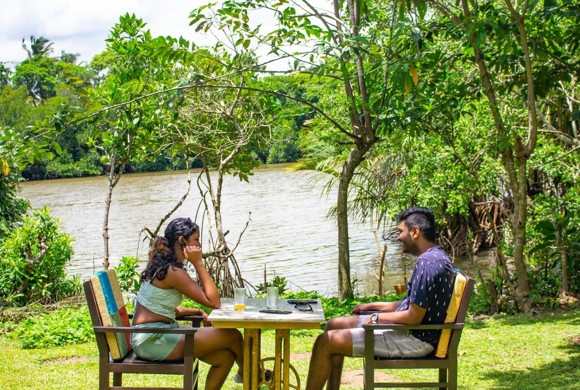 Lost & Found Hostel Weligama Eksteriør billede
